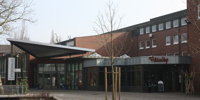 Umbau und Erweiterung des Restaurants Fleming, Erneuerung des Eingangsbereichs zur Stadthalle, Cloppenburg, 2008-2009
Auftraggeber: Stadthallen-Betriebs GmbH, Cloppenburg